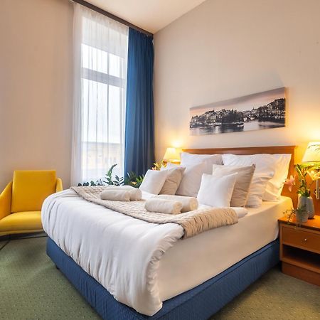 Hotel Sofia By The Railway Station Vratislav Exteriér fotografie